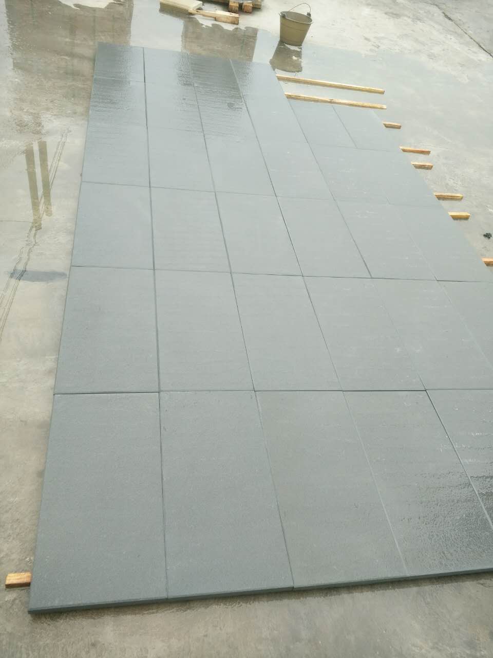 匯豐石業(yè) 黑砂巖地鋪