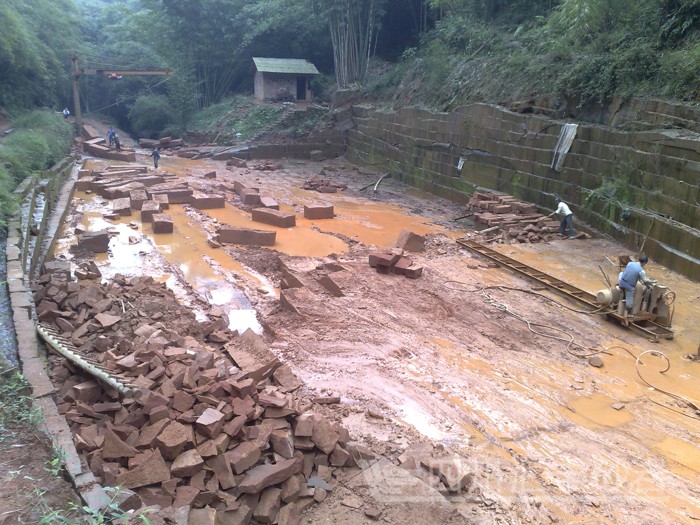 四川砂巖礦場(chǎng)