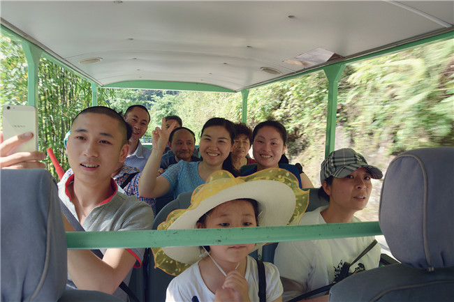 匯豐石業(yè)員工游玩靚照