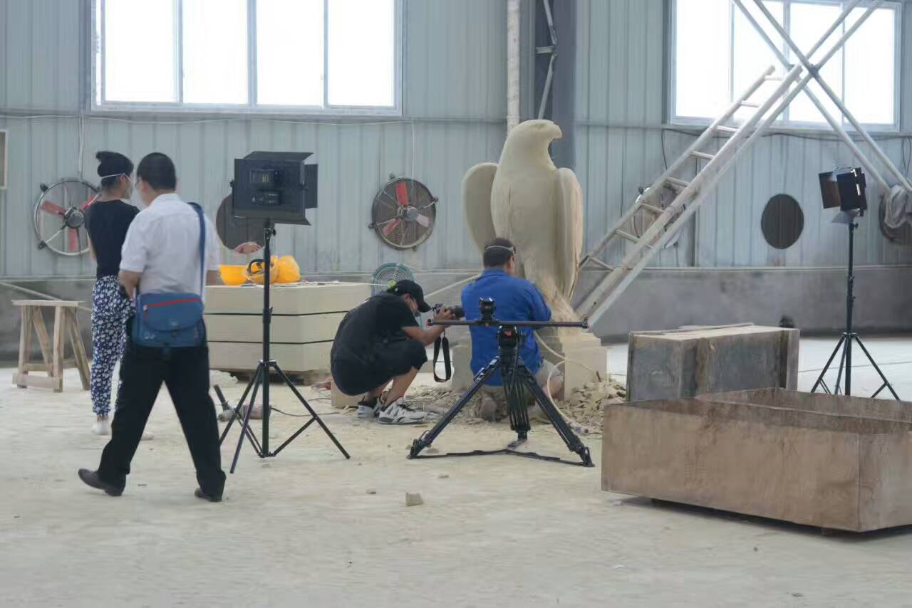 CCTV《牛商論道》欄目組蒞臨自貢市匯豐石業(yè)