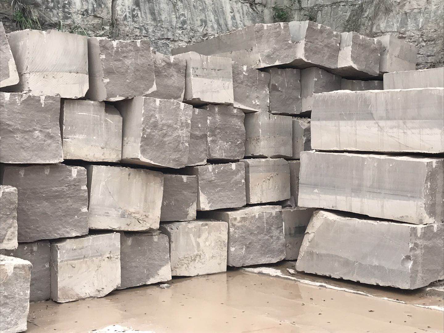 匯豐石業(yè)紫砂巖礦山