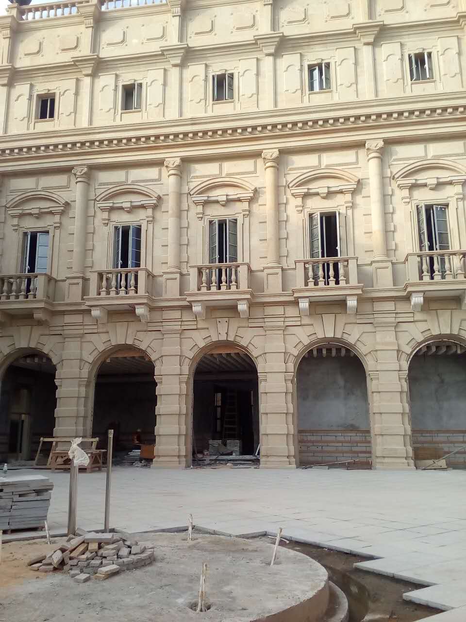 華為東莞松山湖研發(fā)中心項(xiàng)目砂巖實(shí)拍