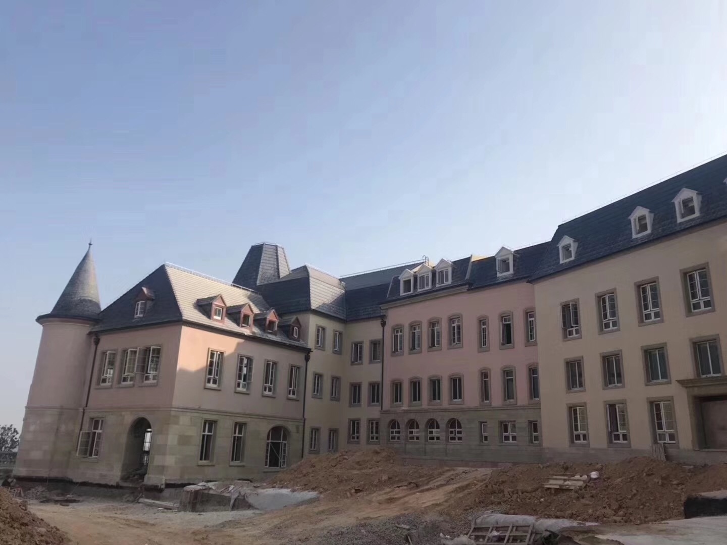 華為松山湖項(xiàng)目米黃砂巖