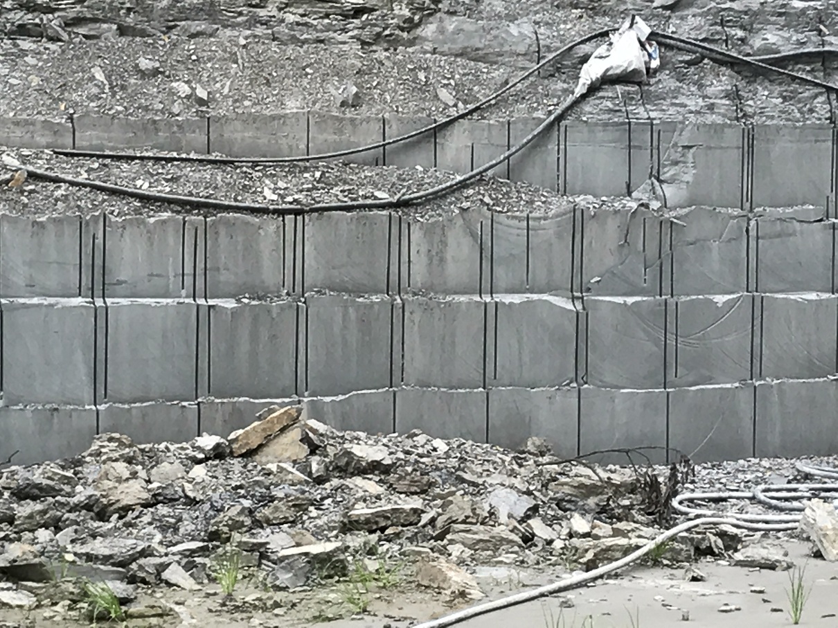 匯豐黑砂巖礦山