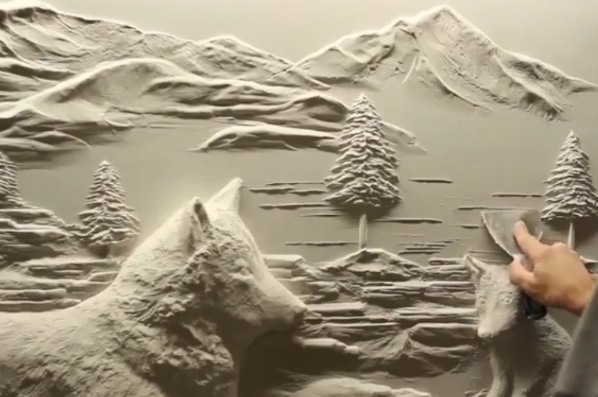 幾百年前，古代偉大的工匠們利用砂巖來裝飾成了羅浮宮，巴黎圣母院等精美宏大建筑。現(xiàn)在我們感嘆這些建筑的同時，我們難免對砂巖以及用砂巖浮雕方法感興趣