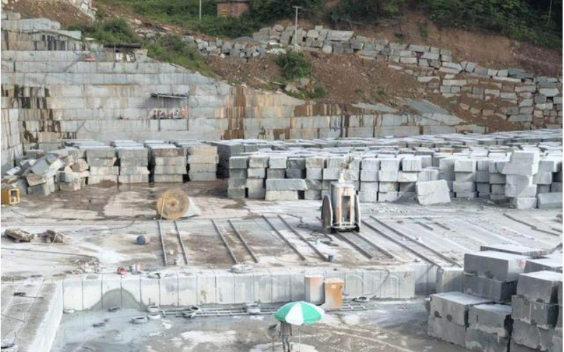 四川砂巖青石礦山