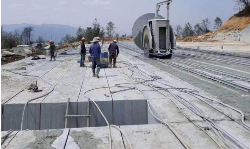 四川砂巖青石礦山