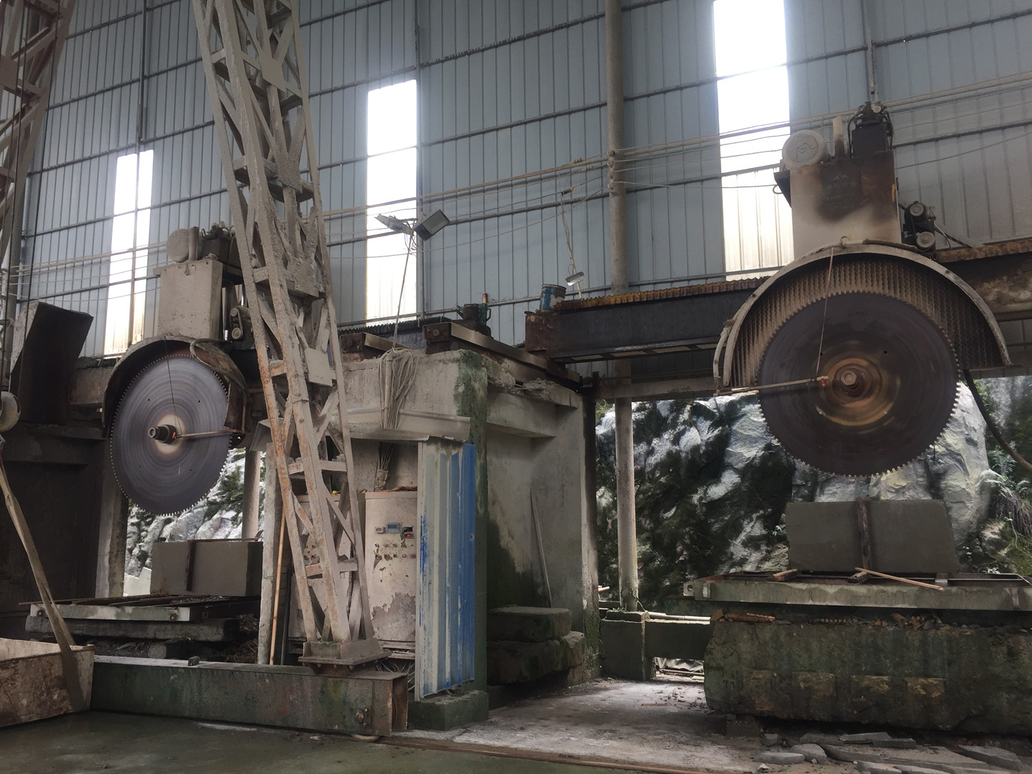 匯豐石業(yè)全自動龍門大切