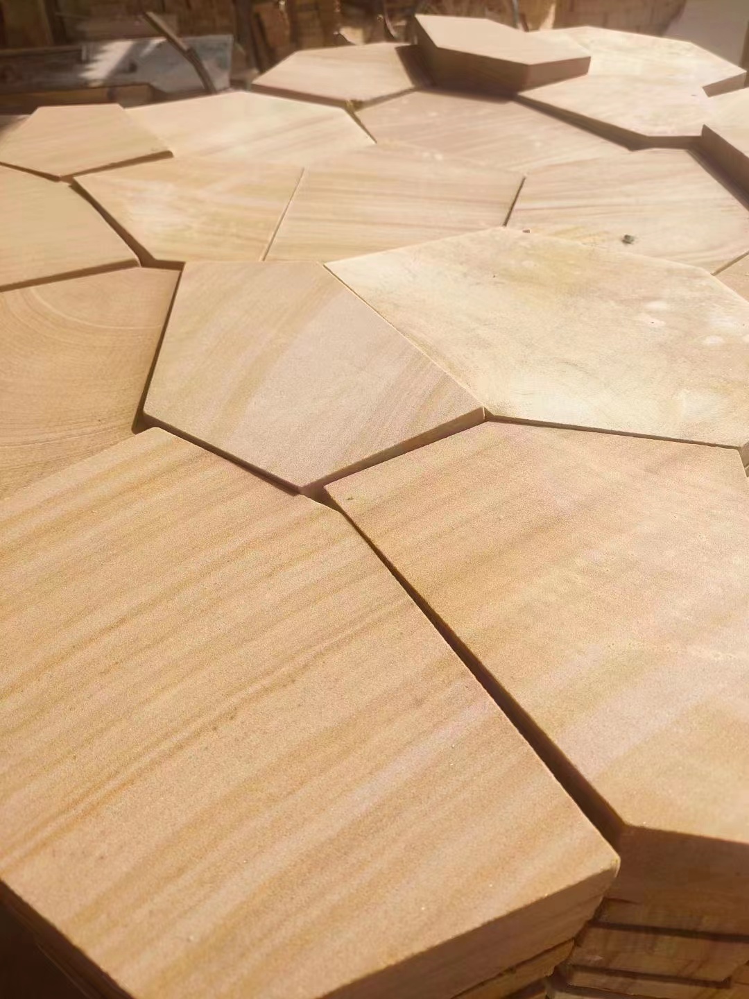 匯豐石業(yè)黃木紋砂巖